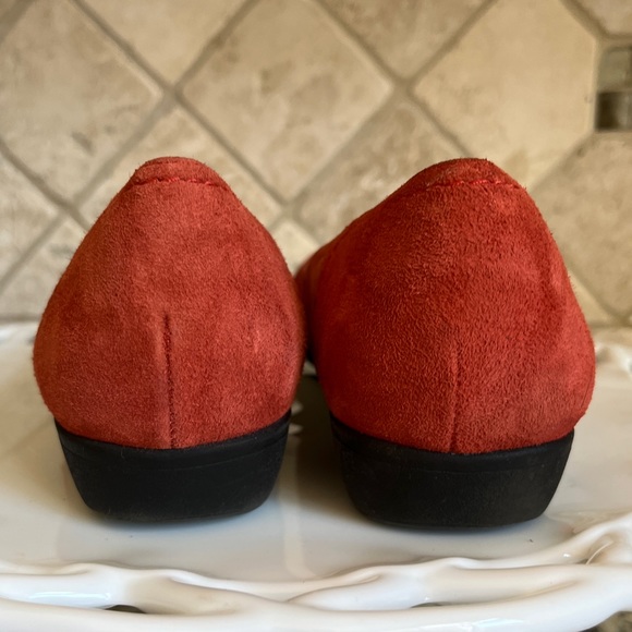 Clarks Bendables Deep Orange Rust Suede Leather Flats EUC - Picture 6 of 16